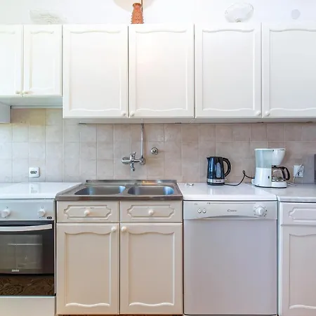 3 Bedroom Lovely In * Novi Vinodolski