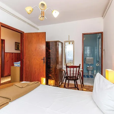 Apartment 3 Bedroom Lovely In *