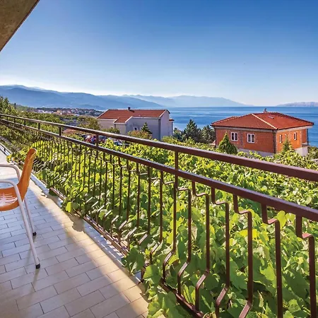 3 Bedroom Lovely In Apartment